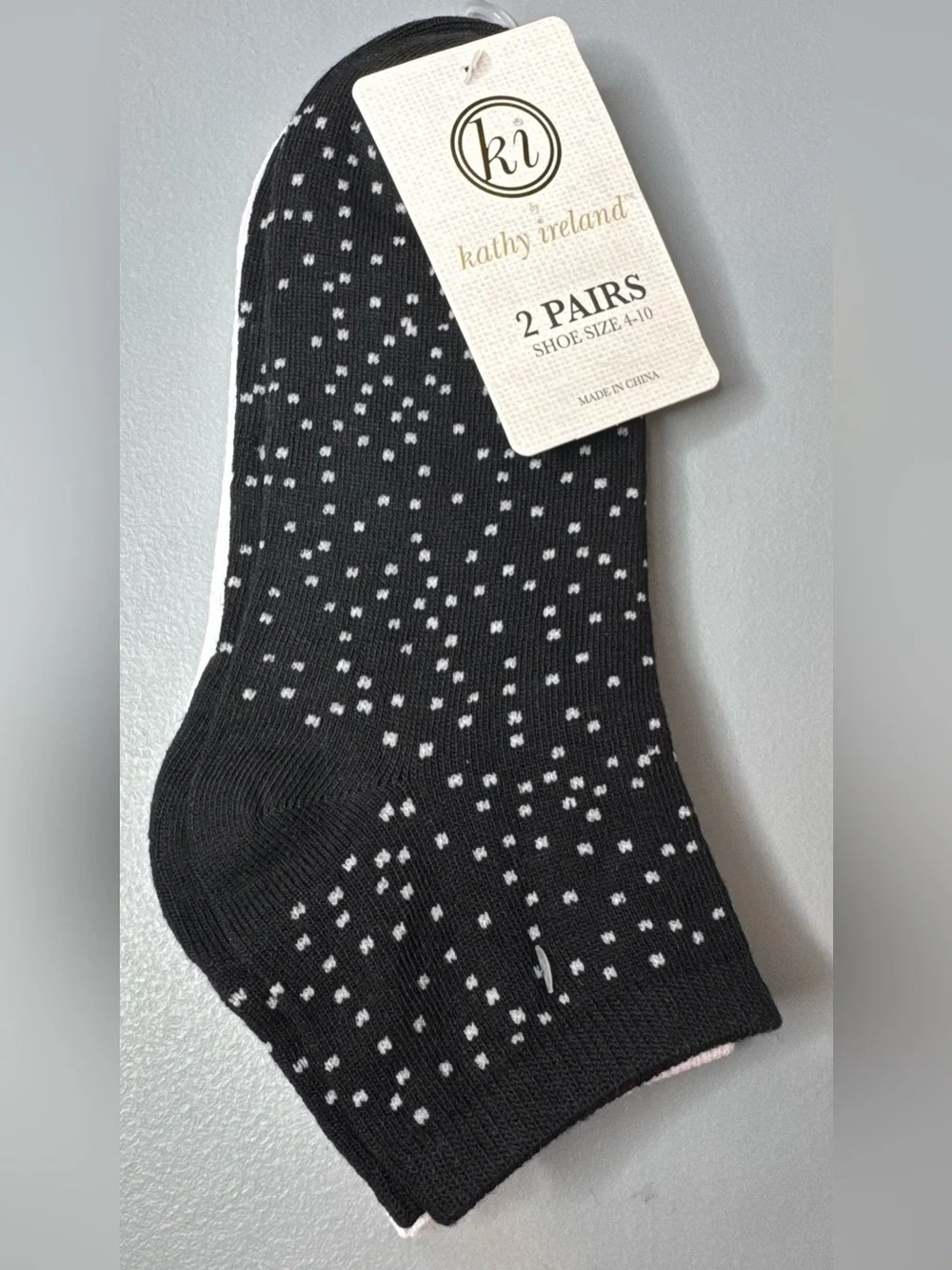 kathy ireland women’s Black No-Show Socks with White polka Dot Design - 2 Pairs
